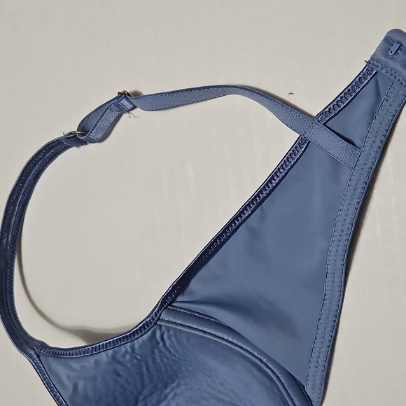 Vanity Fair Soft Blue Underwire Seamless Padded Bra Size 34C - Picture 7 of 8